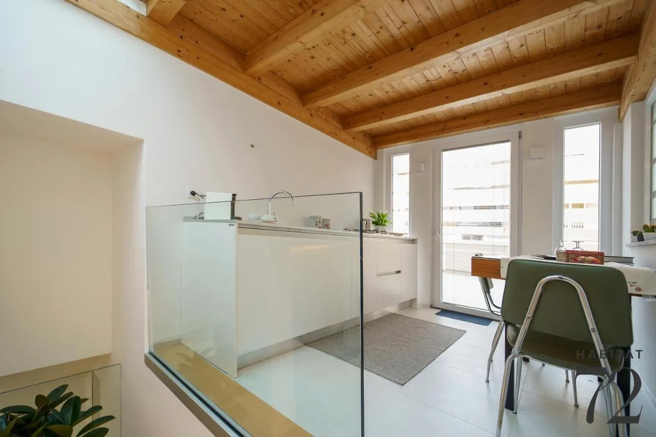 Appartement Habitat 72 à Enna 0*,
